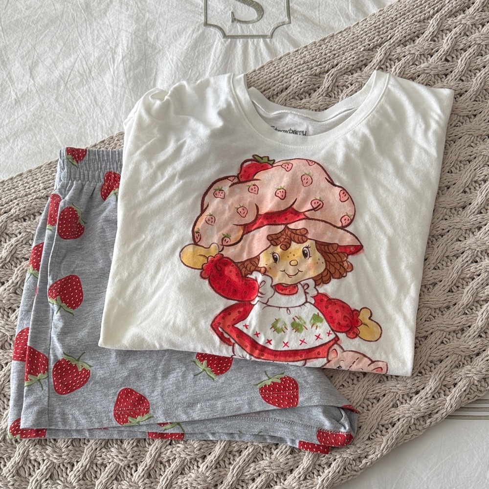 Strawberry Shortcake Two Piece Shorts Pajama Set XL